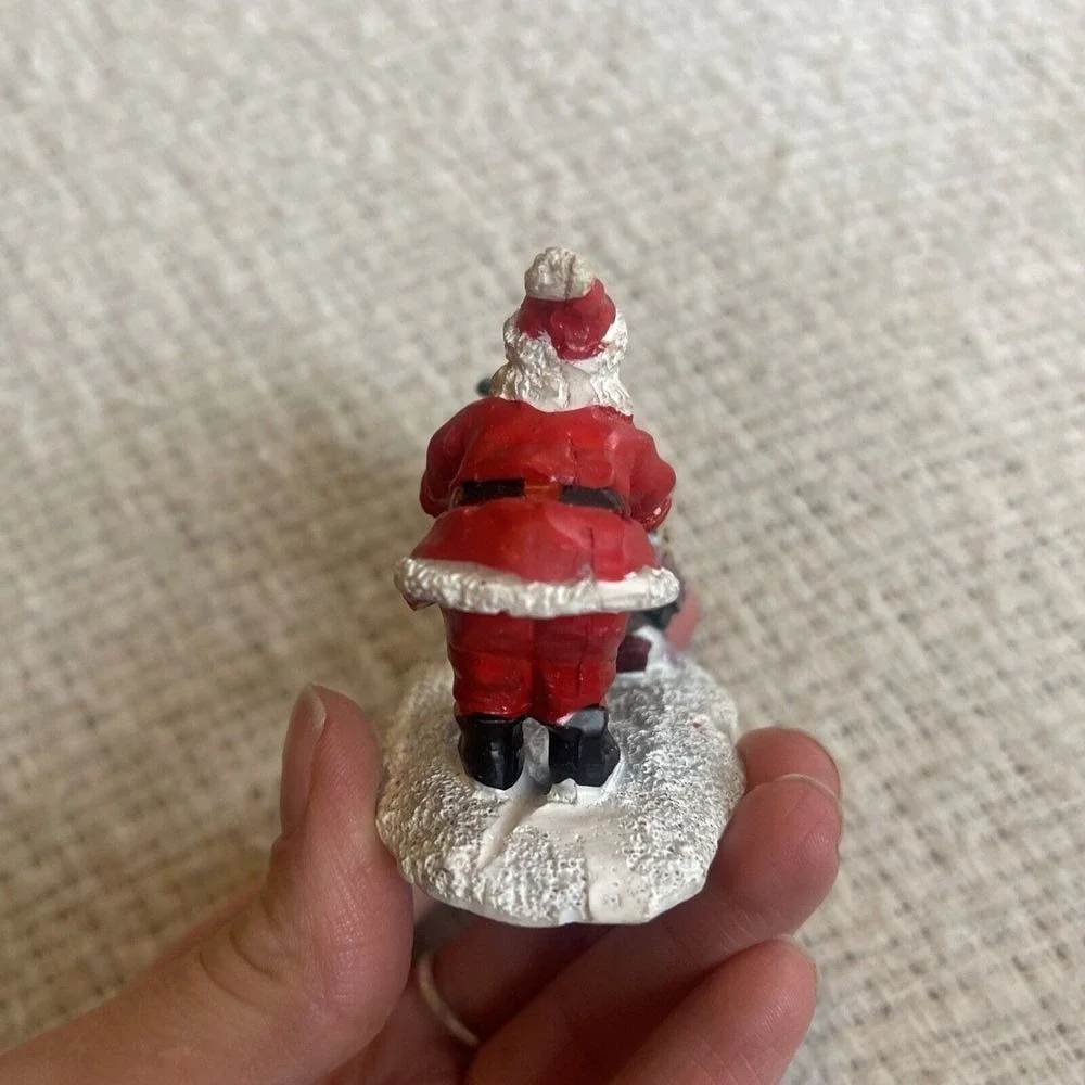 Lemax Santa Wreath Children Santa Claus Christmas‎ Snow Village Figurine